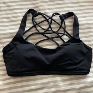Lululemon free to be sports bra
